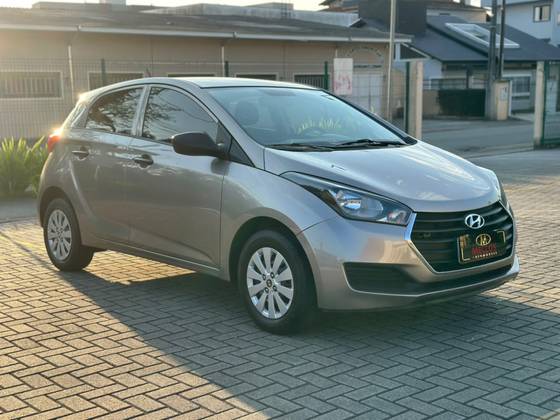 HYUNDAI HB20 1.0 COMFORT 12V FLEX 4P MANUAL